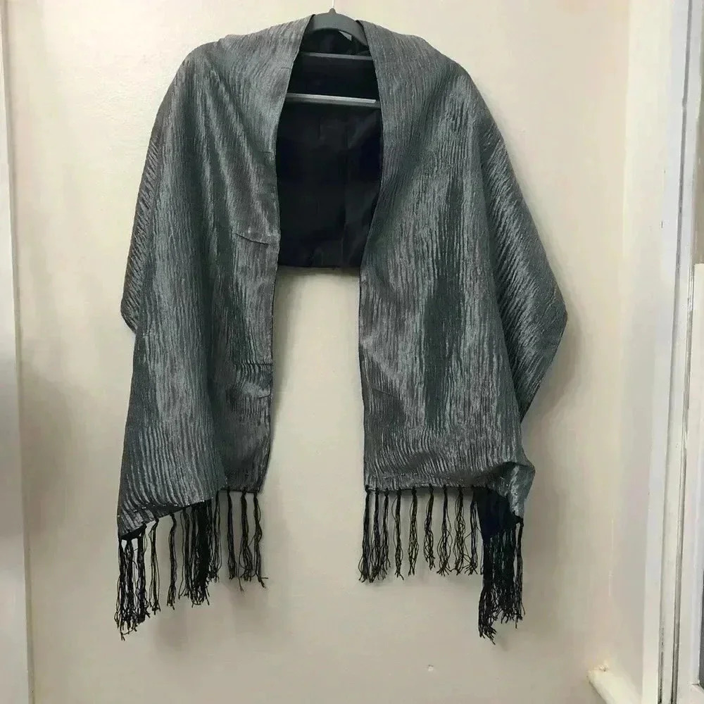 Women's‎ Reversible Wrap Silver and Black with Fringe One Size